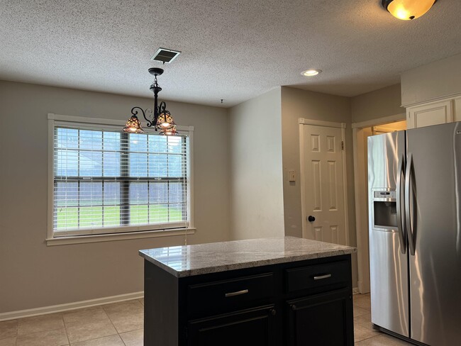 Building Photo - 1800 Allenby Rd