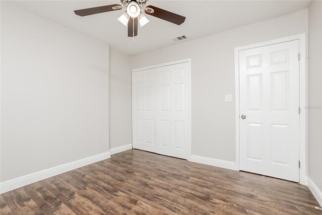 Building Photo - 5709 Ridgeway Dr