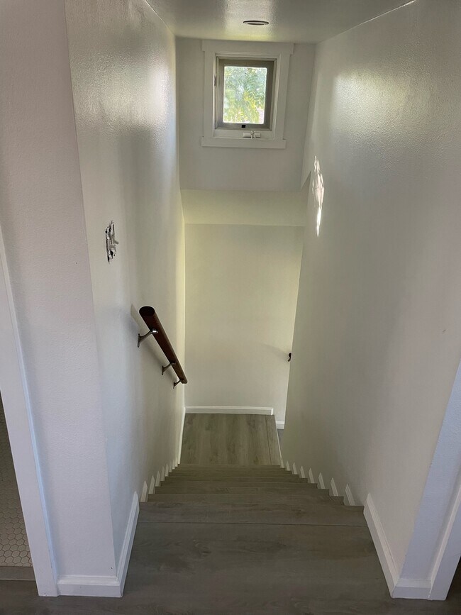 Building Photo - 374 N Cambridge St