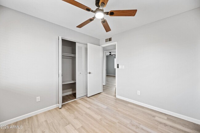 Building Photo - 3409 E Campo Bello Dr