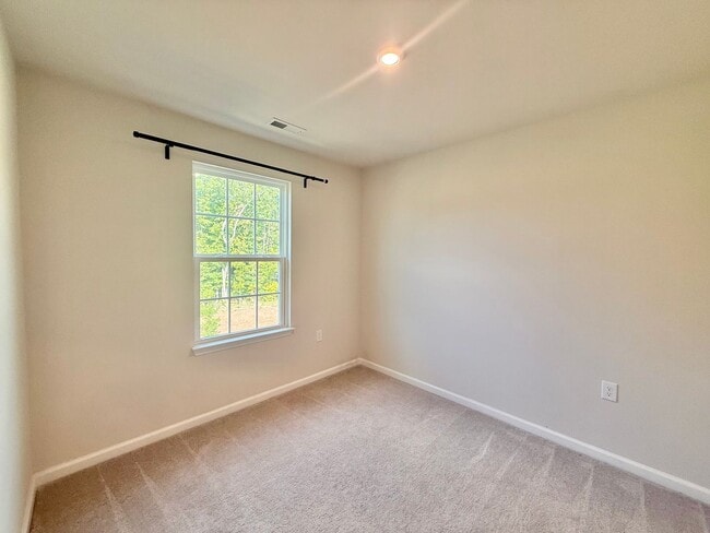 Building Photo - 1130 Romeria Dr