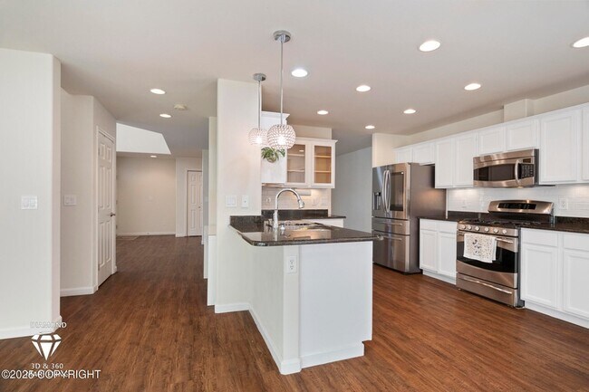 Building Photo - 11476 Discovery Park Dr