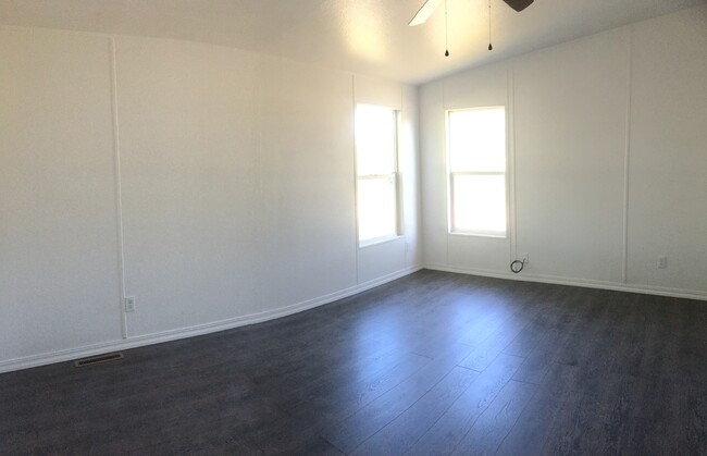 Master bedroom - 7040 Trombley Ln