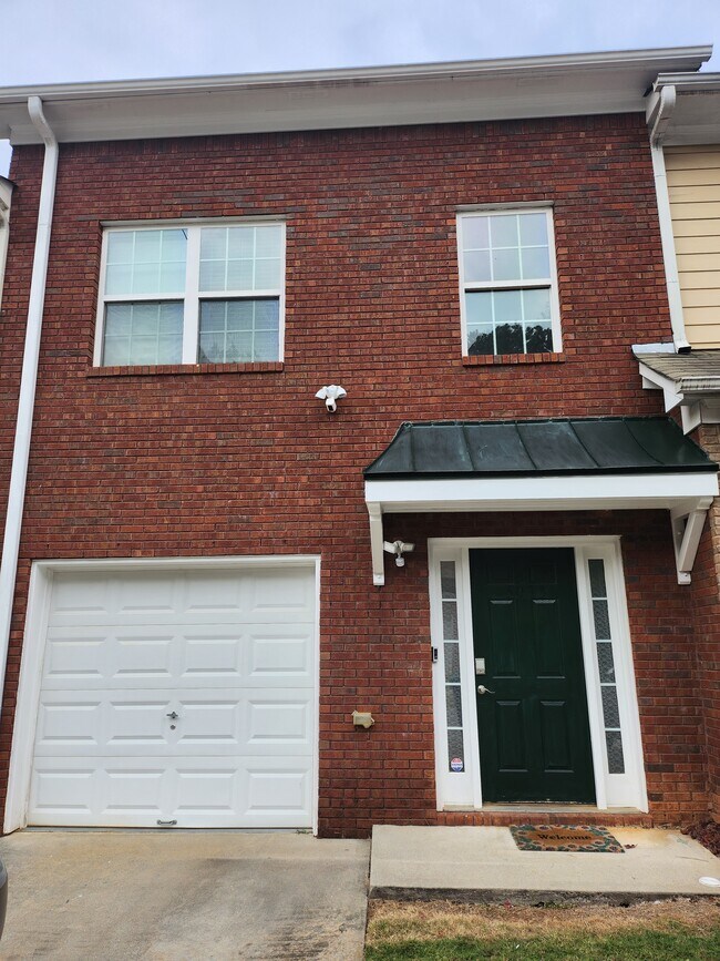 Front of townhouse - 5033 Lower Elm St
