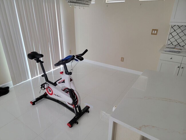 Building Photo - Highly Upgraded 3 Br 2 car garage