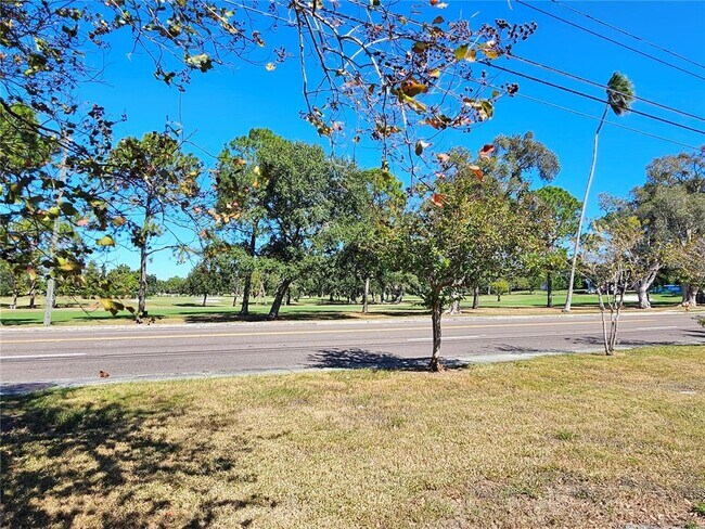 Building Photo - 1355 Drew St