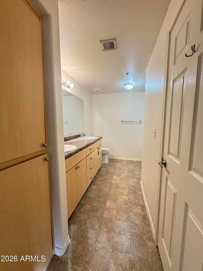 Building Photo - 18416 N Cave Creek Rd