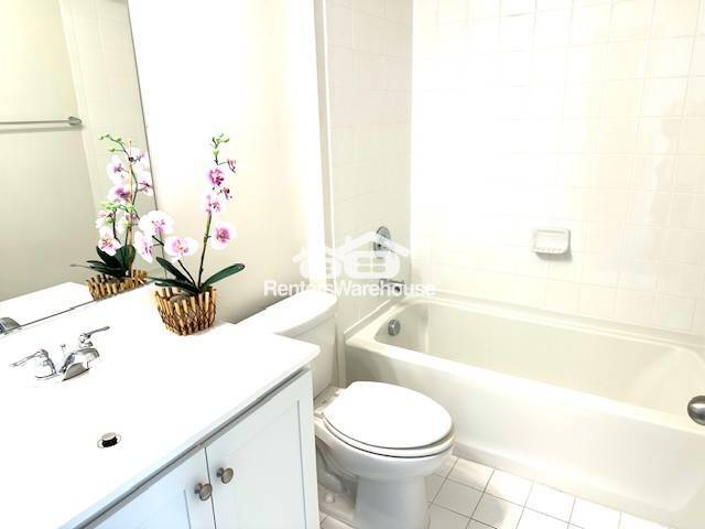 Building Photo - 2267 Kelston Pl