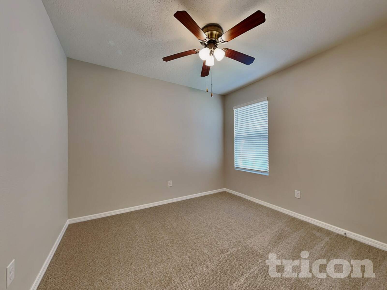 Building Photo - 6632 Seaway Dr