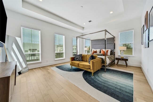 Building Photo - 1306 Laird St