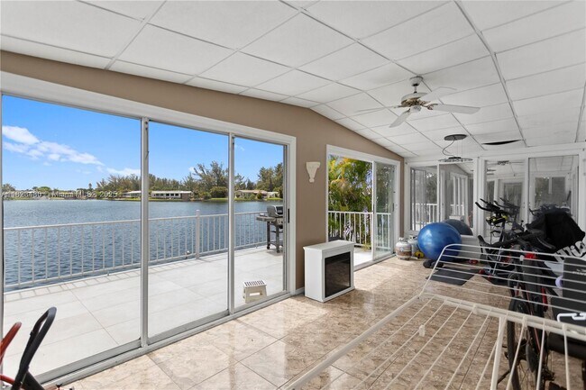 Building Photo - 5620 Lagoon Dr