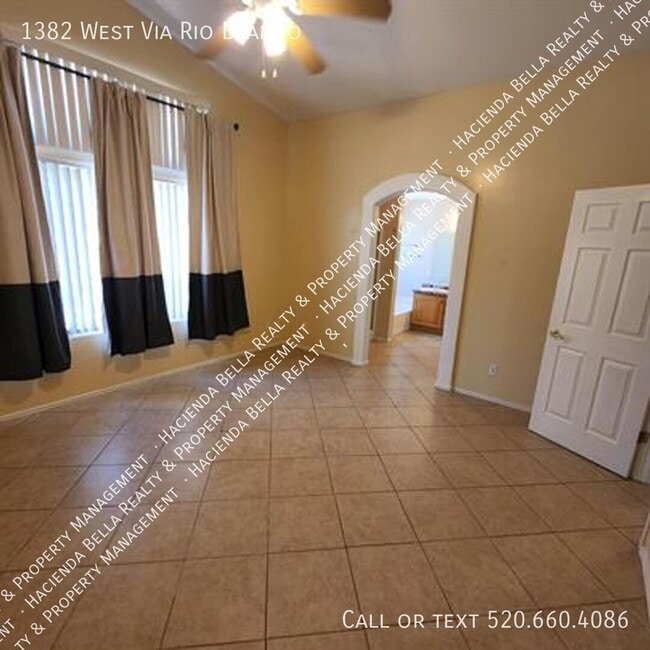 Building Photo - 1382 W Via Rio Blanco