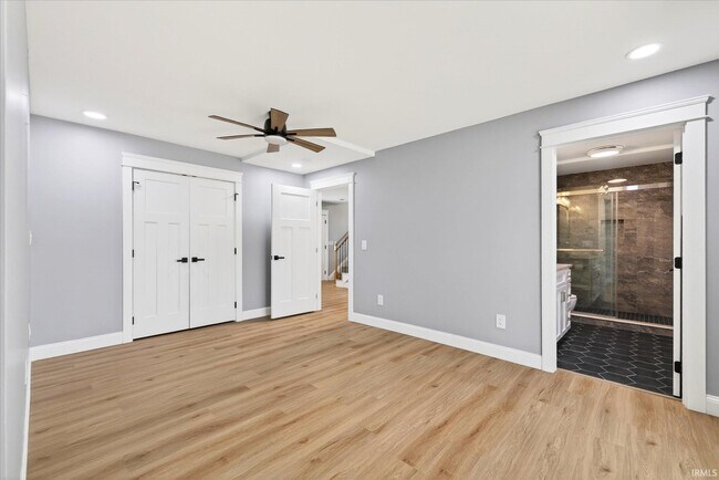 Building Photo - 633 S Ravencrest Ave