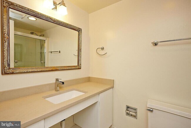 Building Photo - 8360 Greensboro Dr
