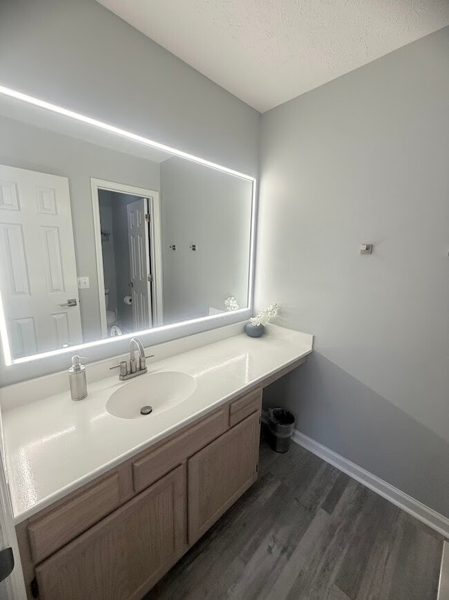 Building Photo - 469 White River Dr