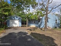 Building Photo - Take a look on this beautiful corner property