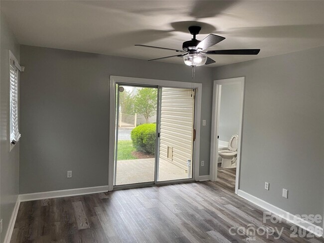 Building Photo - 14550 Waterside Dr