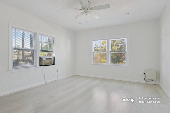 Building Photo - 1919 12th Ave W