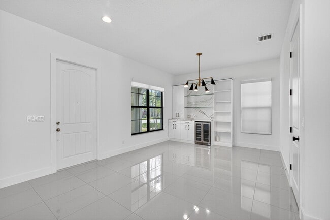 Building Photo - 4025 Faraday Wy