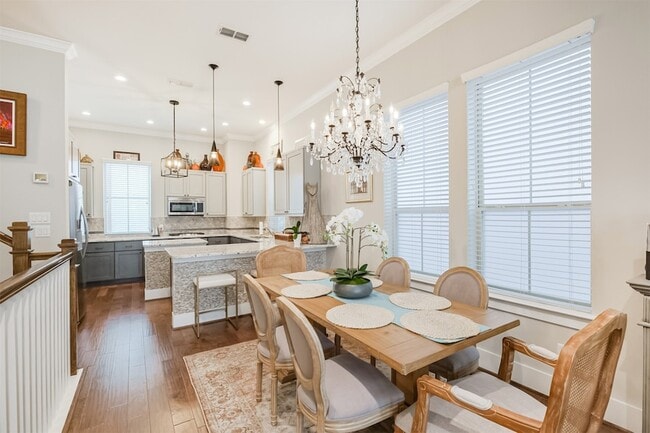 Building Photo - 809 Leavenworth Ave