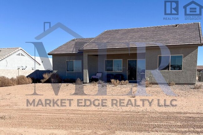 Building Photo - 3Bed/2Bath House in Arizona City! $199 MOV...