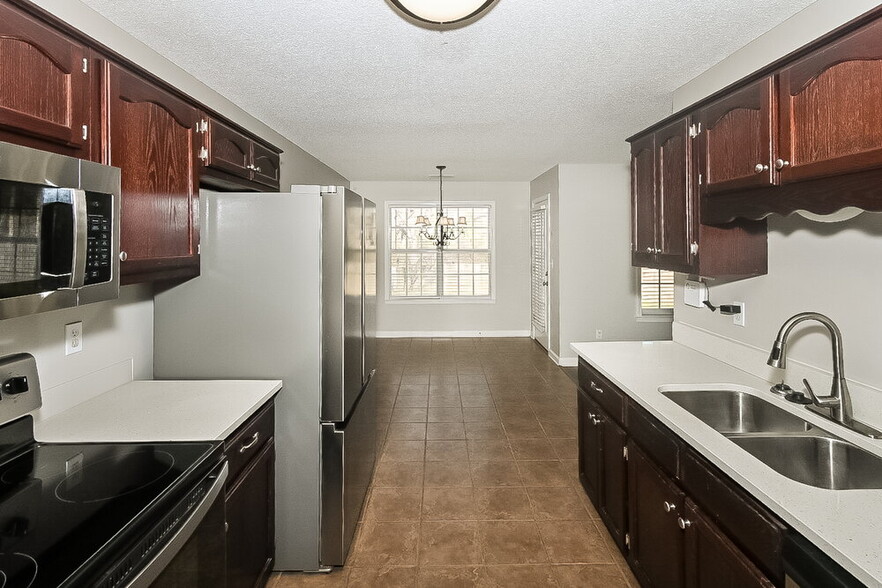Building Photo - 2950 Dove Cove