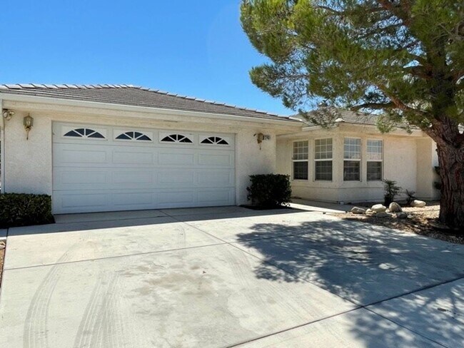 Building Photo - 27401 Lakeview Dr