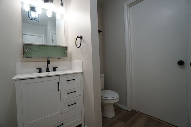 Building Photo - 6727 Dale Rd