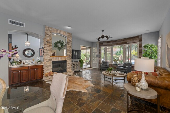 Building Photo - 13418 N Manzanita Ln