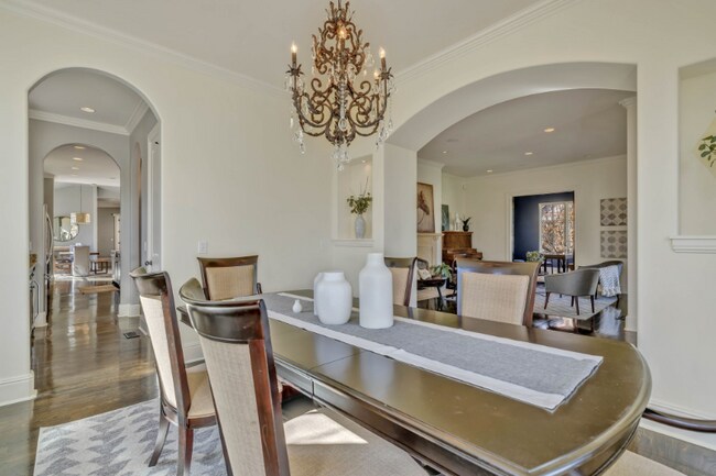 Building Photo - 1127 Glendale Ln