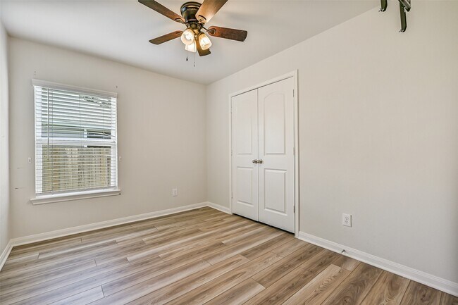 Building Photo - 23144 Shakespeare Dr