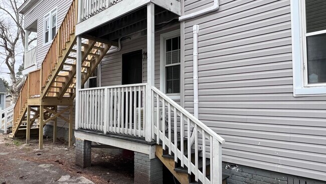 Building Photo - 1707 Holladay St