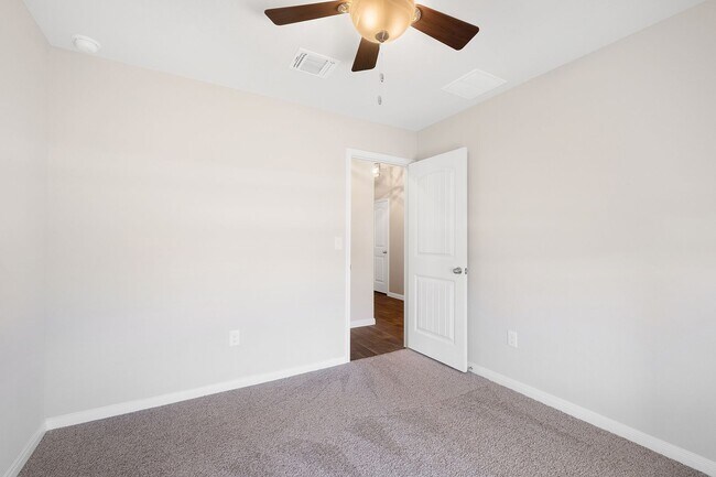 Building Photo - Fantastic 3 Bedroom, 2 Bath Home Near Downtown Hutto