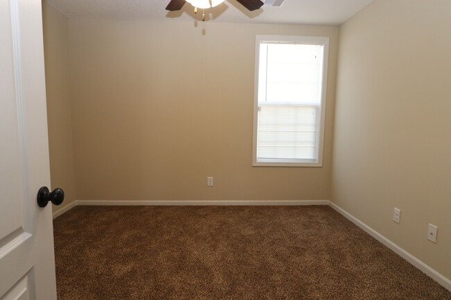 Building Photo - Town house in Kansas City, KS