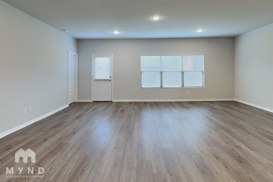 Building Photo - 545 Meadow Run Dr