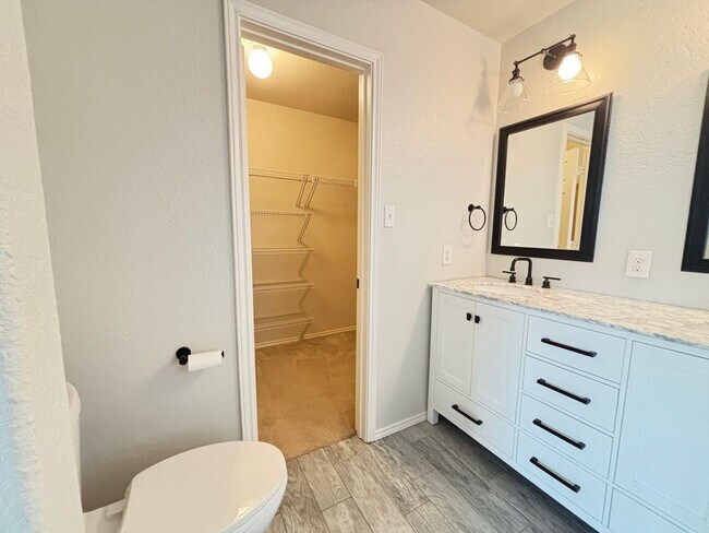 Building Photo - Beautiful 3-bed 2-Bath home in Avery Park ...