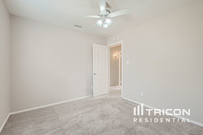 Building Photo - 4613 Monterrey Dr