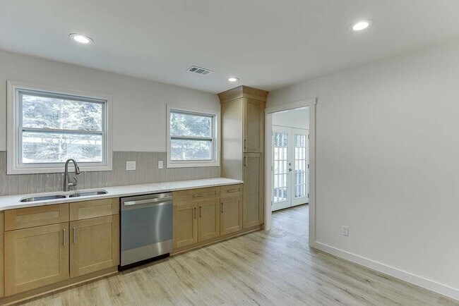 Building Photo - 1225 Shelton Way