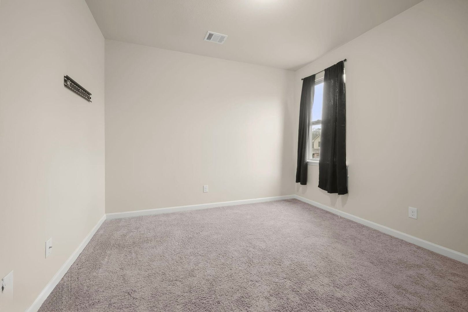 Building Photo - 39405 Legacy Lake Dr