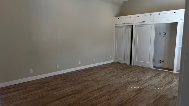 Building Photo - Affordable studio for rent in a great neighborhood