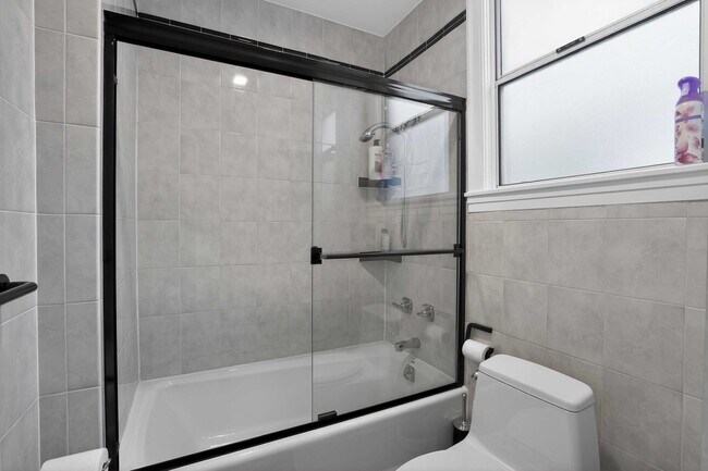 Building Photo - 60 Goleta Ave