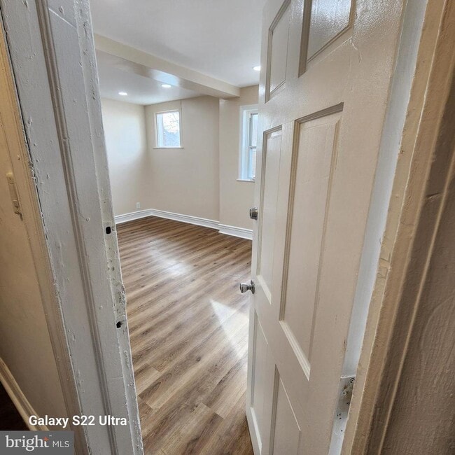 Building Photo - 5490 W Berks St