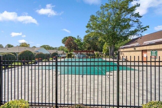 Building Photo - 21 Revere Dr