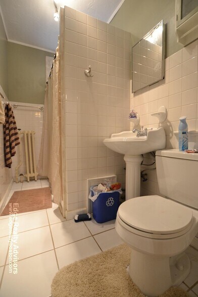 Building Photo - 26 Chiswick Rd