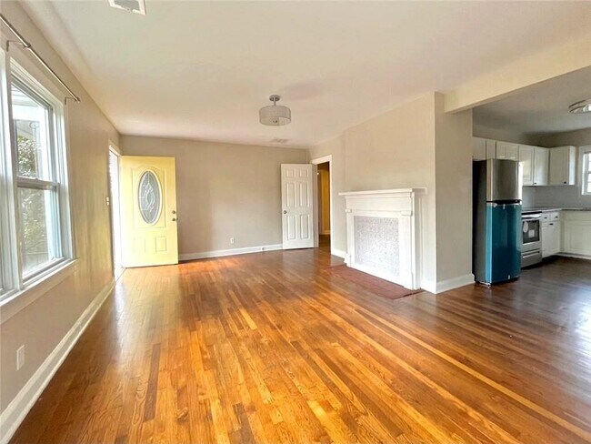 Building Photo - 1449 Lynford Dr SW