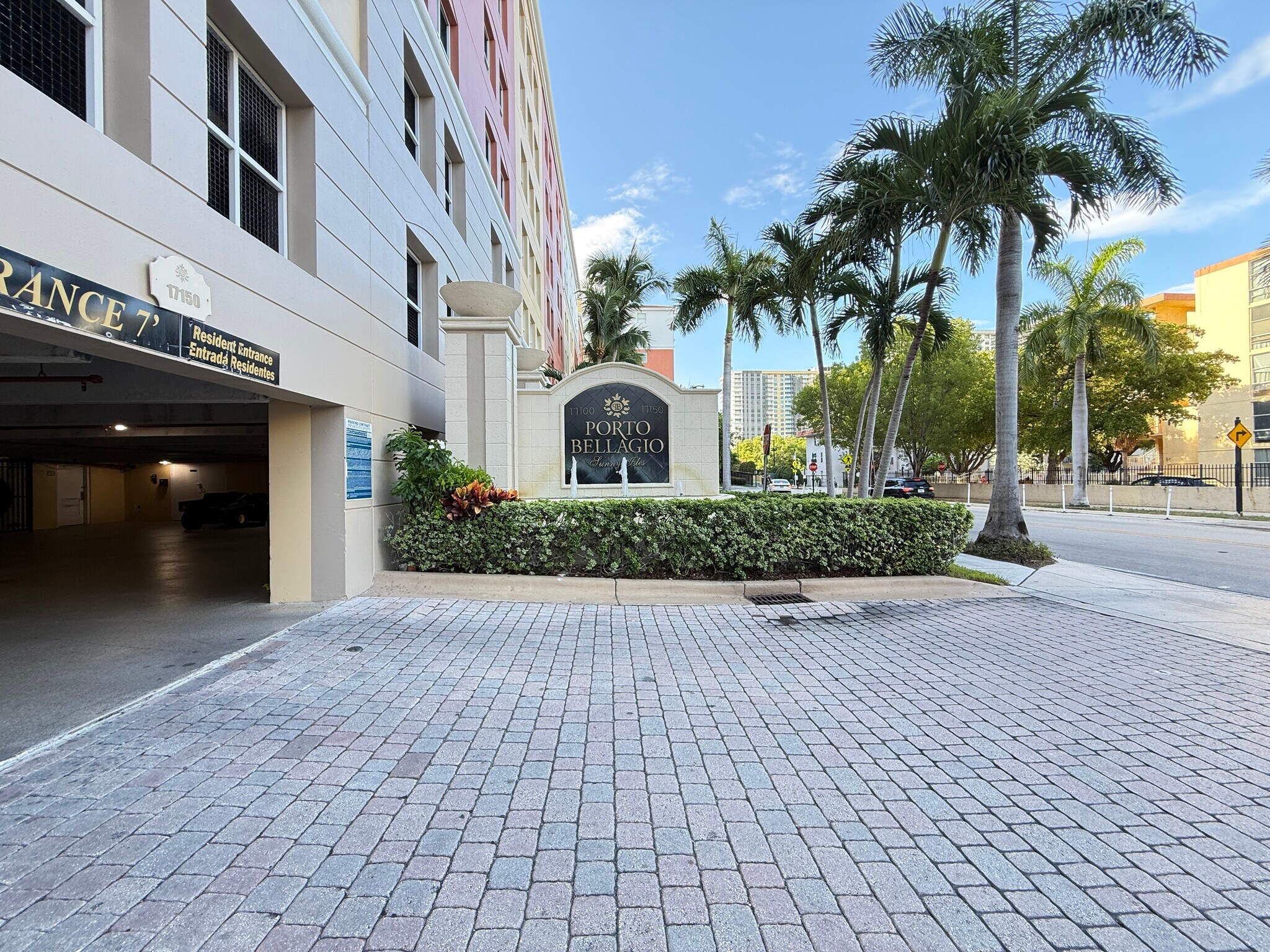 Building Photo - 17145 N Bay Rd