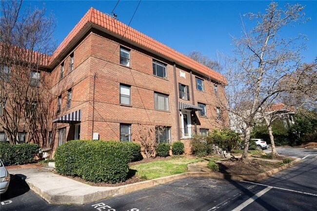 Building Photo - 708 Argonne Ave NE