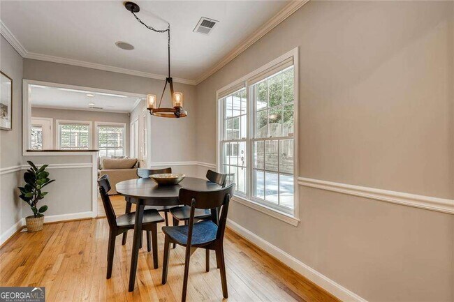 Building Photo - 3182 Clairwood Terrace