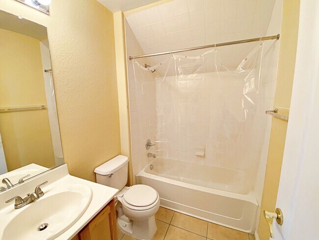 Building Photo - 4 BEDROOM HOME 3 CAR GARAGE ON A CORNER LO...