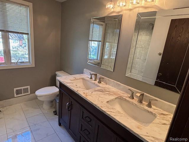 Building Photo - 2145 Lakeshire Dr